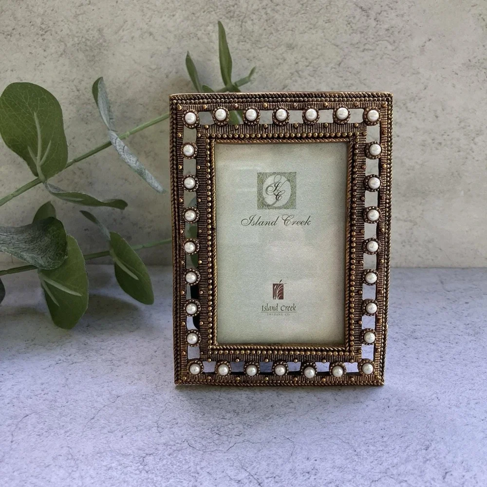 Island Creek Pearl Embellished Reticulated Gold Tone Metal‎ Picture Frame 2x3